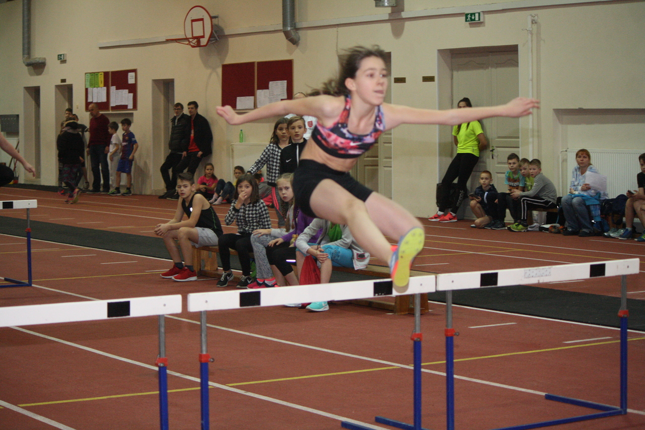 Брянские легкоатлеты готовятся к основным зимним стартам