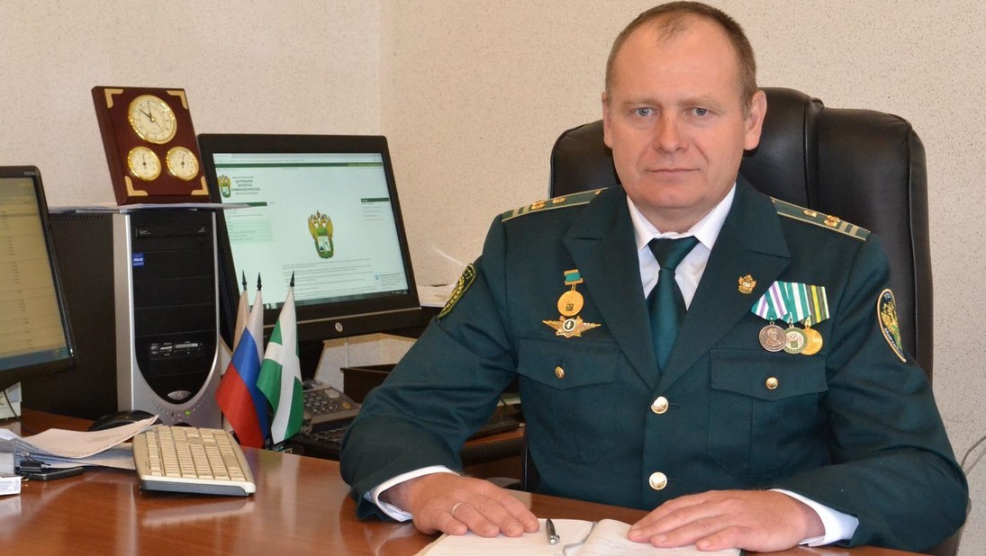 Президент Владимир Путин наградил брянского таможенника