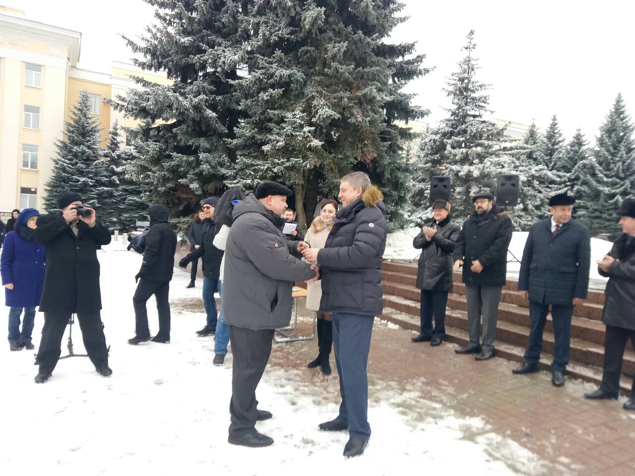 Губернатор Брянской области вручил ключи от новых автобусов