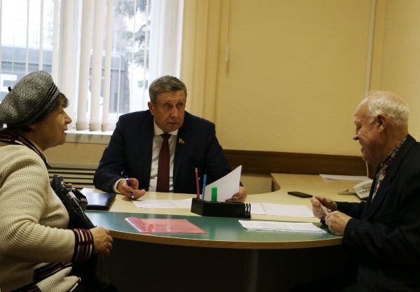 Председатель Брянской областной Думы  провел прием граждан