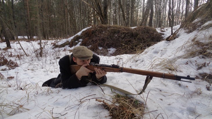Молодые брянцы реконструировали бой, произошедший 6 февраля 1942 года.