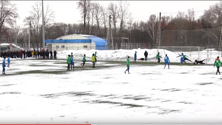 Брянские динамовцы выиграли у орловчан на снежном воле