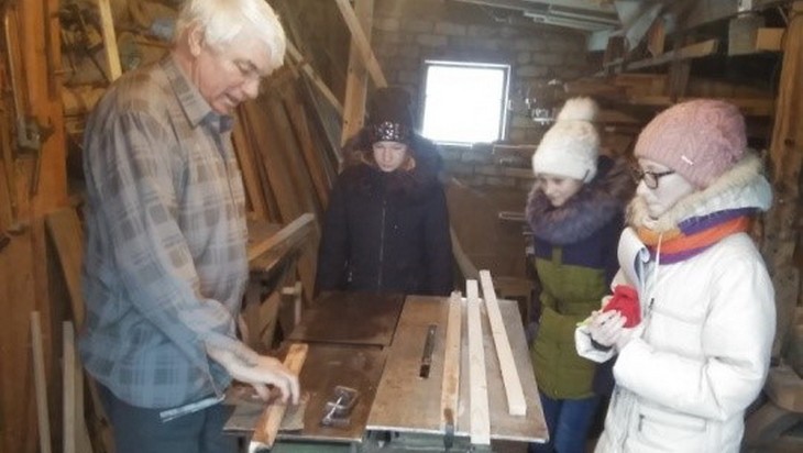 В одной из деревень Брянщины сохраняют древние ремесла