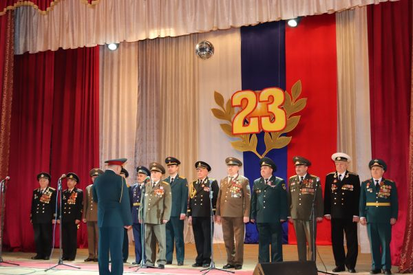 В Трубчевске Брянской области состоялся праздничный концерт «Служить России суждено тебе и мне»