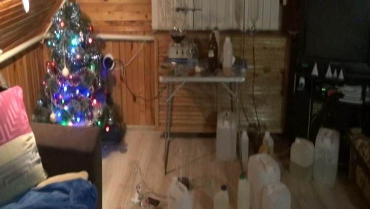 В Бежицком районе Брянска полицейские прикрыли домашнюю нарколабораторию.