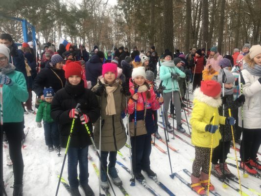 В брянской Навле более 250 человек приняли участие в «Лыжне-2019»