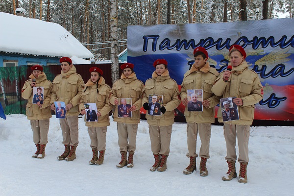 В брянском Почепе провели военно-патриотическую игру «Зарница»