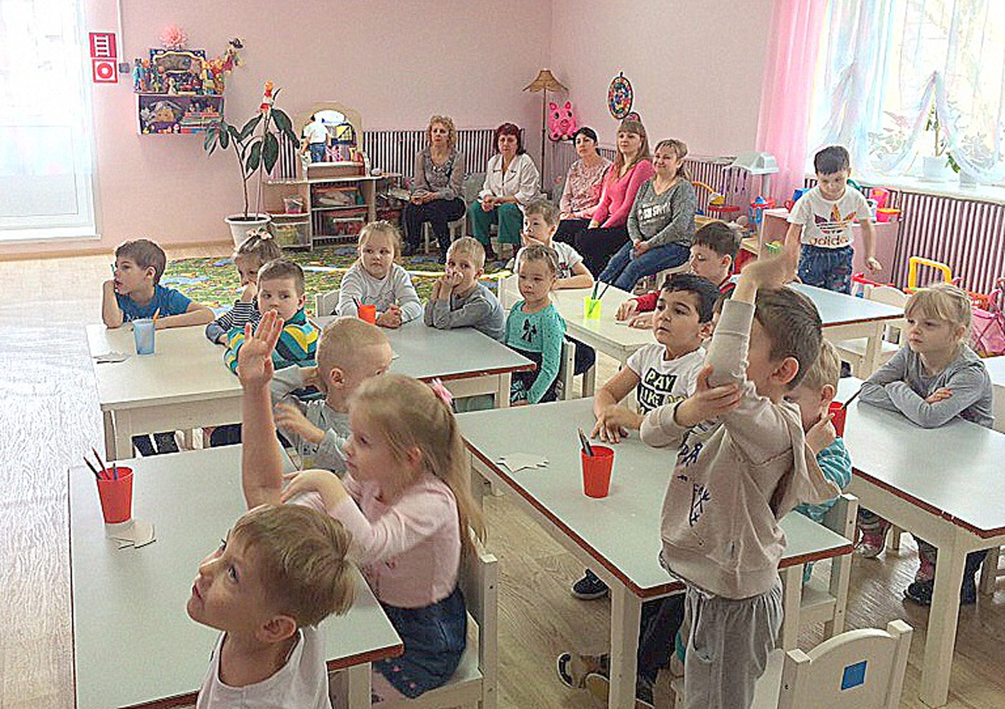 Родители Карачевского д/сада № 1 «Аленький цветочек» совершили «Путешествие в страну Детсадию»