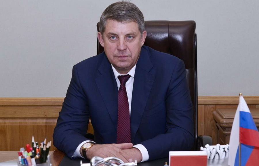 Губернатор поздравил с праздником женщин Брянщины