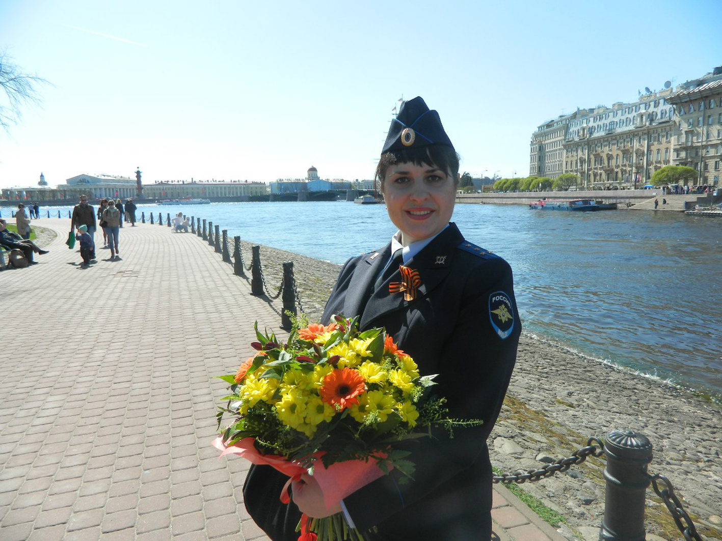 Ах, эта женщина  в погонах!