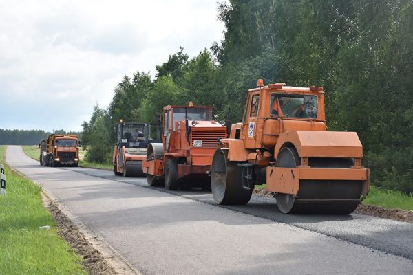 Правительство области  выделяет большие средства на ремонт дорог Красногорского района Брянщины