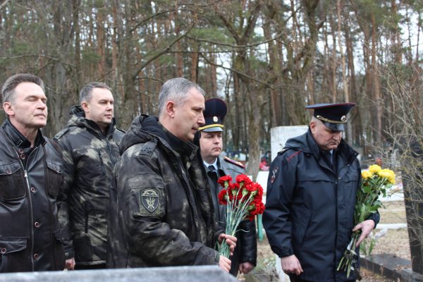 В брянских Клинцах росгвардейцы почтили память героя России Валерия Шкурного