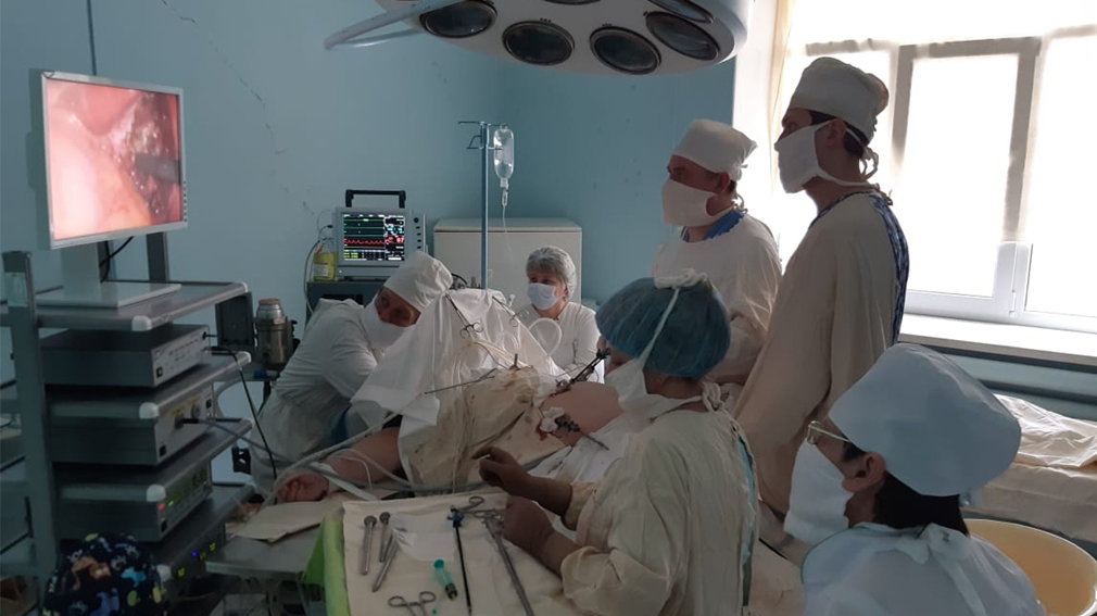 На Брянщине в  Климовской ЦРБ провели операцию с помощью новой лапароскопической стойки