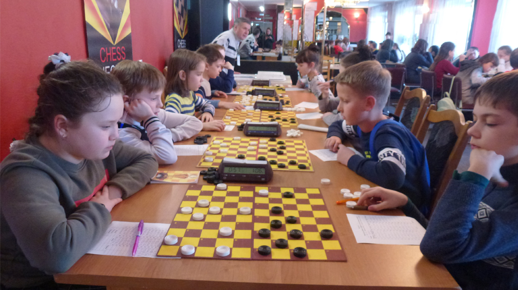 Юные брянские шашисты  успешно выступили на первенстве ЦФО и СЗФО по стоклеточным шашкам