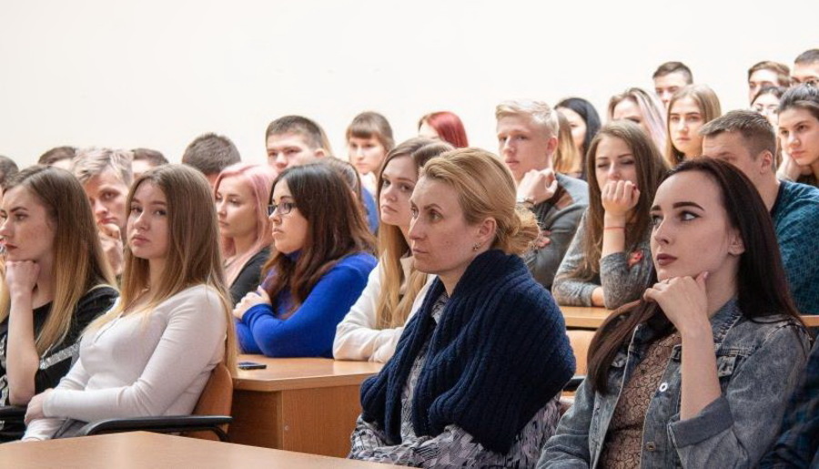 Брянские студенты узнали о правах и свободах  в интернете