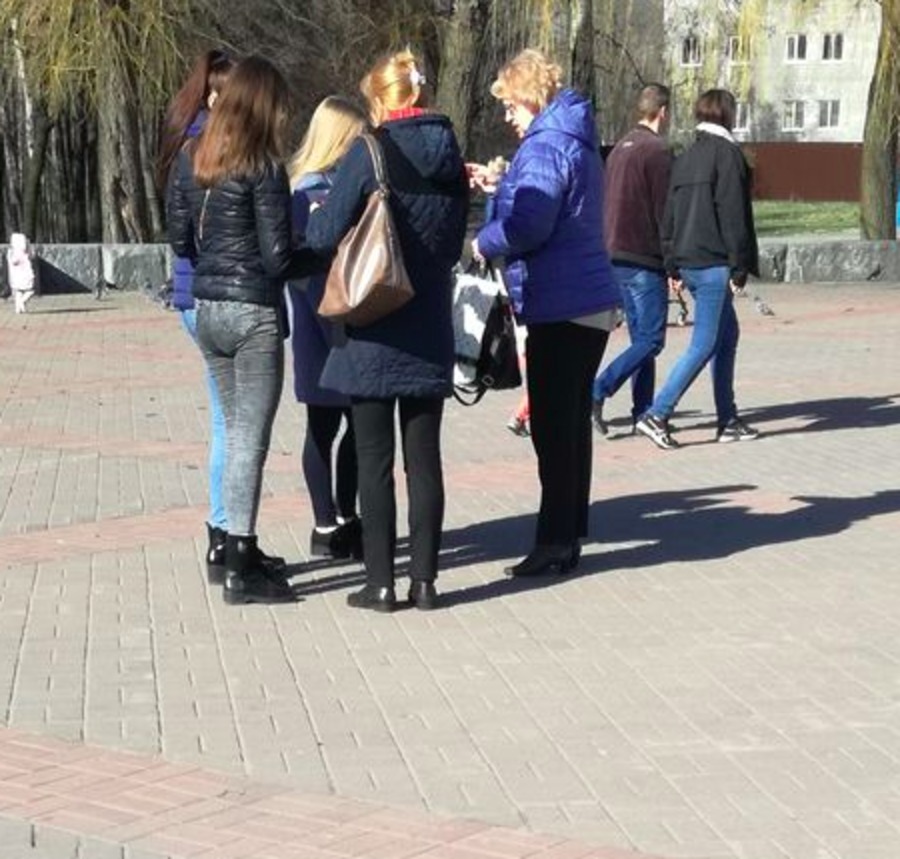 Брянские девушки — за равноправие в семейных отношениях