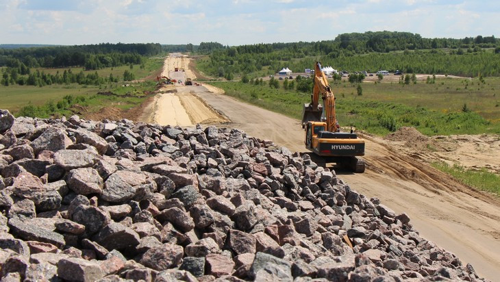 Губернатор Брянской области Александр Богомаз запретил строить дороги к домам родственников