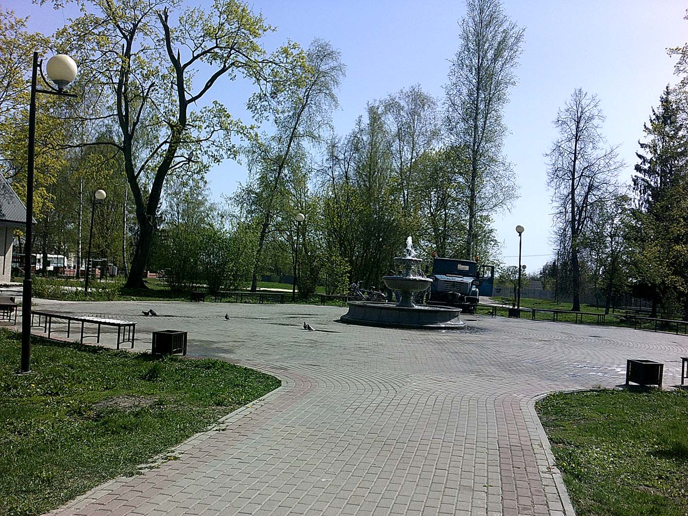 В Карачевском городском парке заработал фонтан