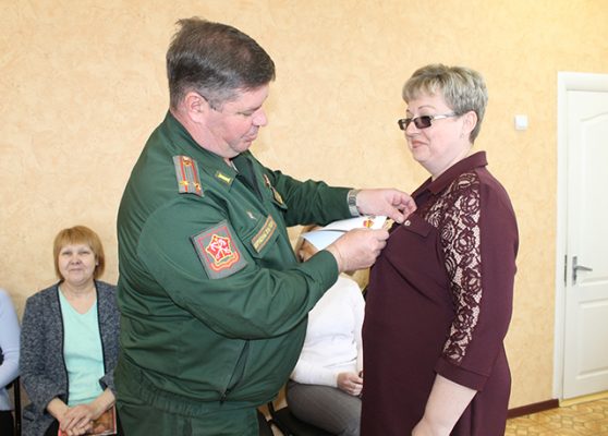 Сотруднице Погарского военного комиссариата Брянской области  вручили медаль «За трудовую доблесть»