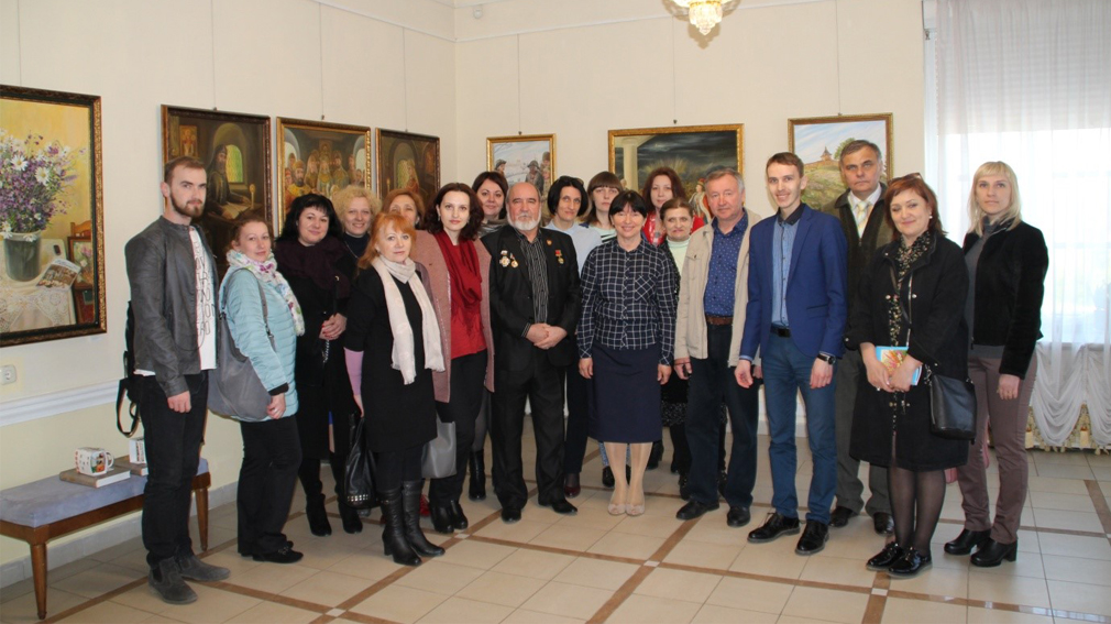 В музее белорусского Кричева открылась выставка картин учителя ИЗО из брянской Жуковки Натальи Ругачевой