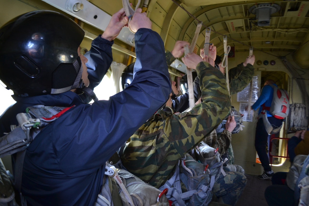 В Брянске состоялась церемония вступления в ряды юнармейцев представителей отряда «Крылья Юнармии»