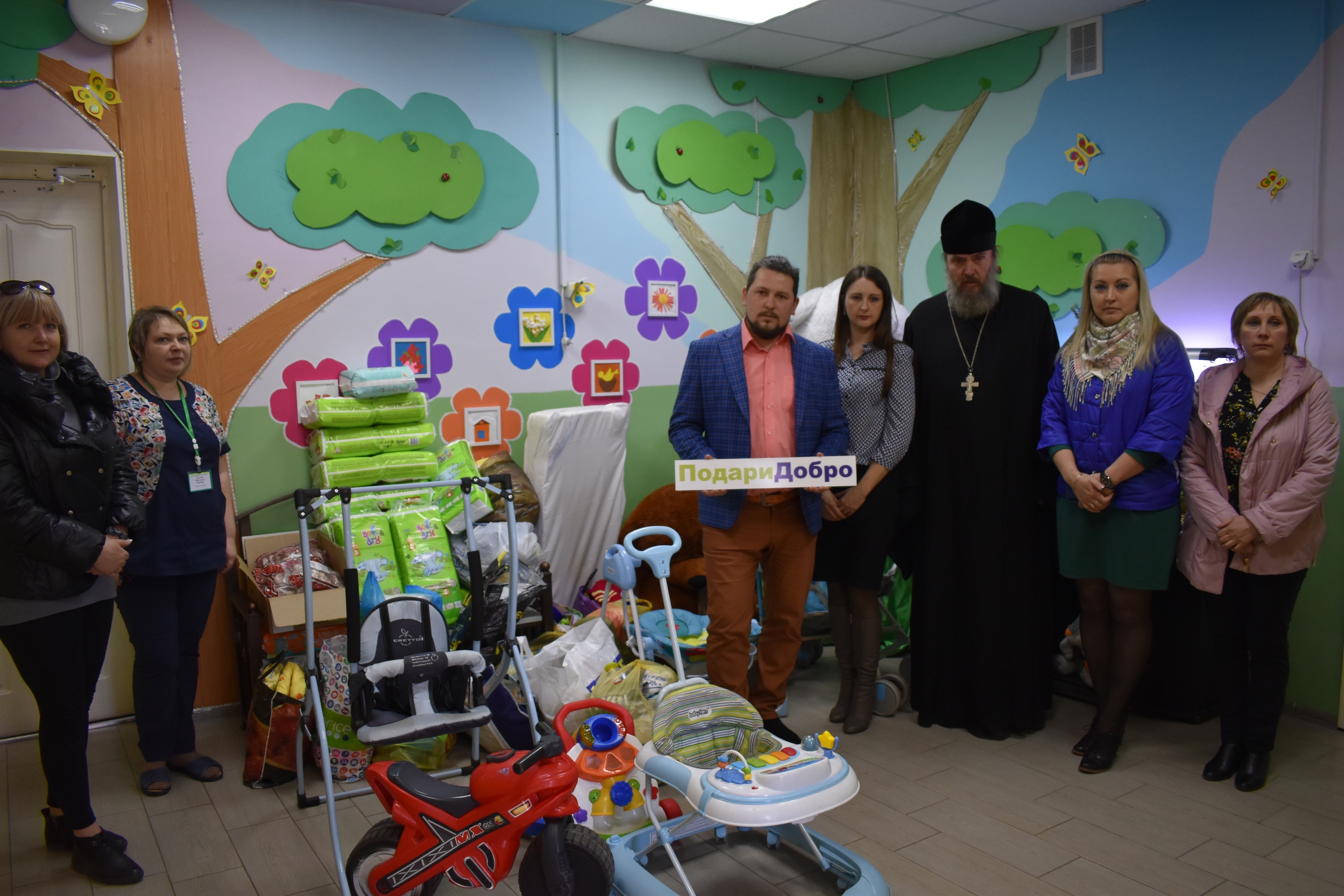 Брянские участники молодежного проекта «Единой России» «ПолитСтартап» включились в реализацию акции «Подари добро»