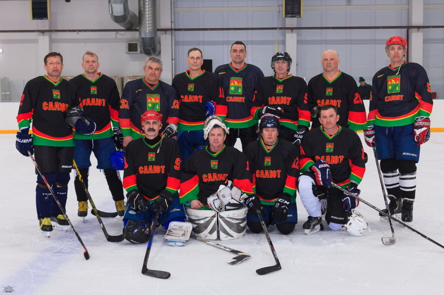 Открытый международный чемпионат района по хоккею стартовал в брянской Суземке