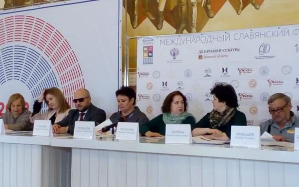 Пресс-конференция по проведению фестиваля «Театр+» проходит в Брянском театре драмы