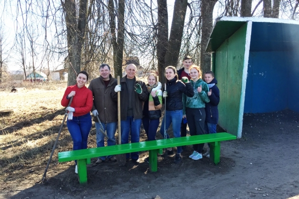 Журналисты Выгоничской районной газеты поучаствовали в акции  акции «Малый вклад в большое преображение»