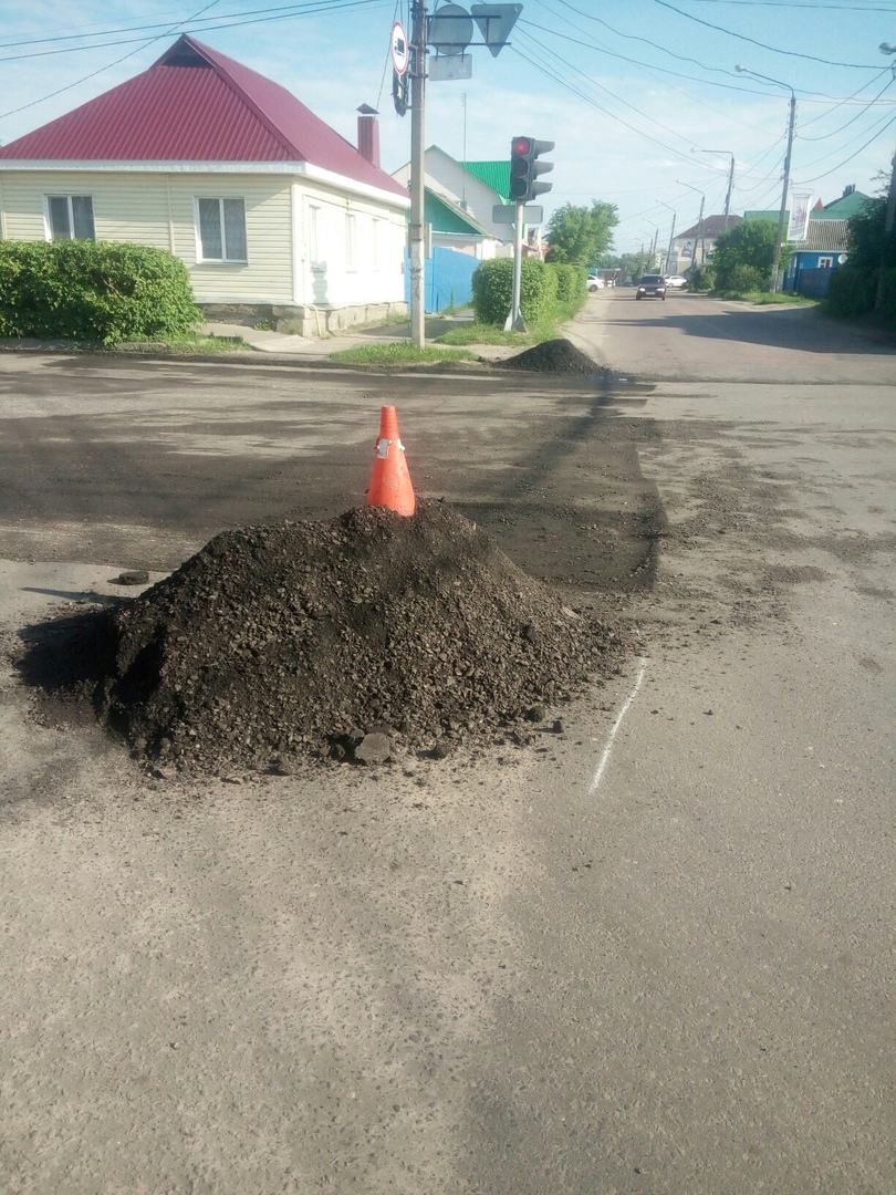 В брянском Карачеве начался ремонт асфальтированных дорог