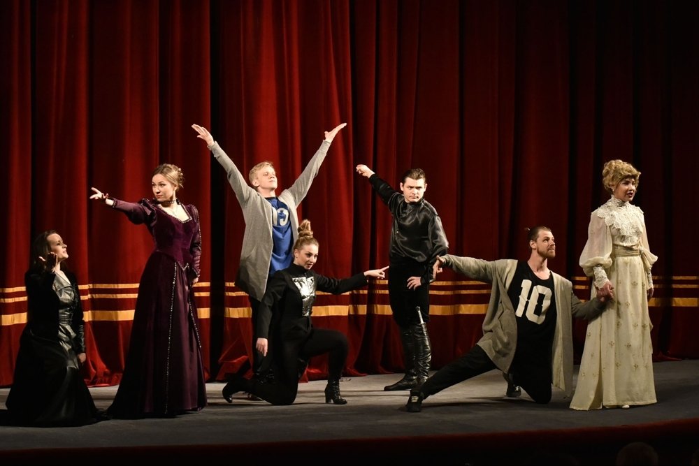 Международный театральный фестиваль открылся в Брянске