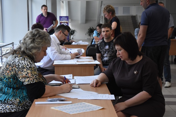 На 12:00 уже около 54 тысячи человек  приняли участие в предварительном голосовании на Брянщине