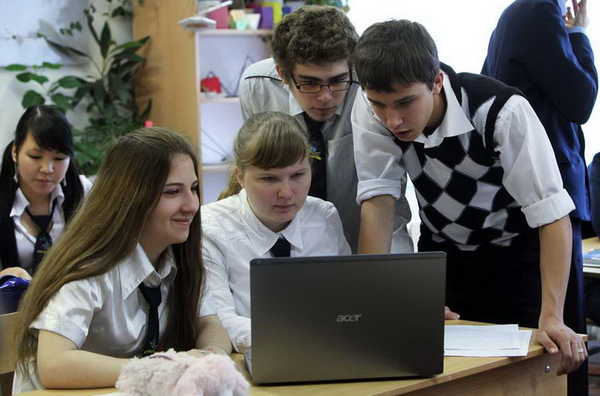 Более 500 образовательных учреждений Брянской области будут  обеспечены быстрым интернетом