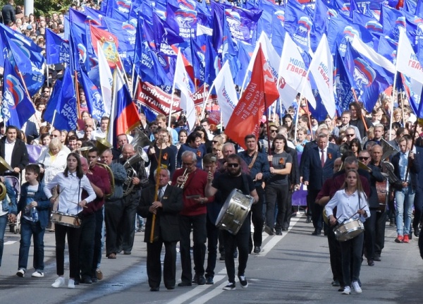 «Единая Россия» приглашает  жителей  Брянщины  всем  вместе  пройти в колонне  Парада поколений