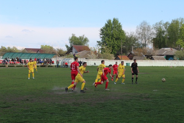 В брянском Стародубе открылся футбольный сезон