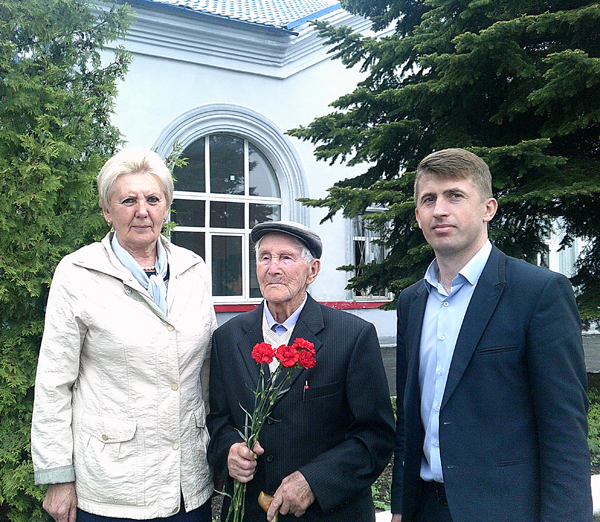 Белгородский  ветеран Великой Отечественной войны  приехал в Карачев на могилу отца