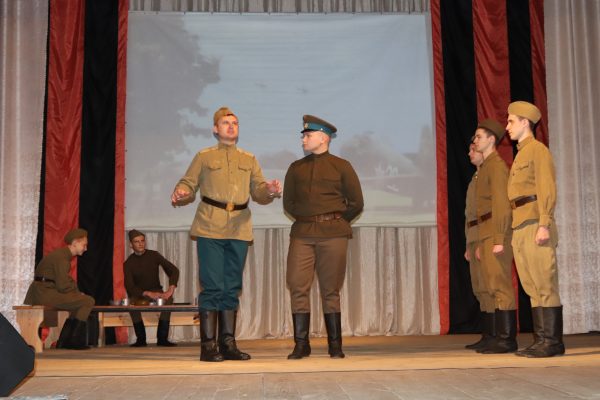 «Эхо далекой войны» –  постановка  трубчевского народного  театра «Романтик»