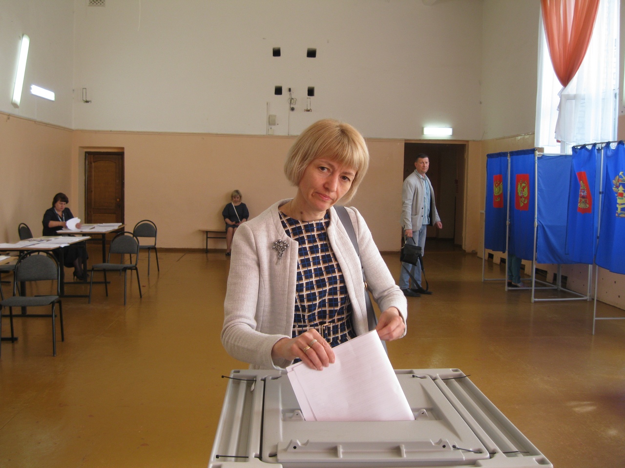 Голосуют и беспартийные жители города Карачева