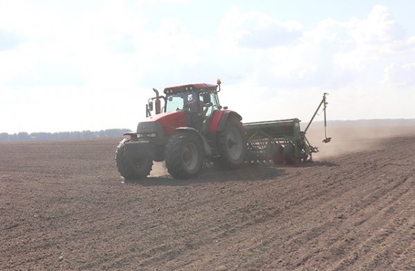В Брянском Погаре весенняя посевная кампания подходит к концу