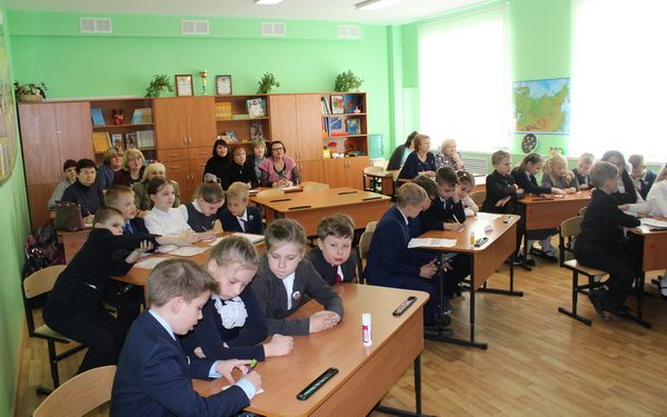 В брянском в лицее № 27 состоялся конкурс «Лучший классный руководитель»