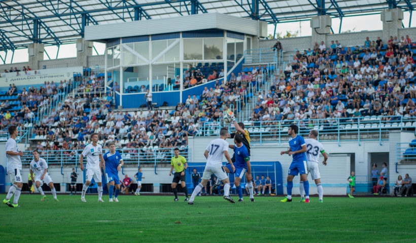 Брянские росгвардейцы напомнили футбольным болельщикам правила поведения на стадионе