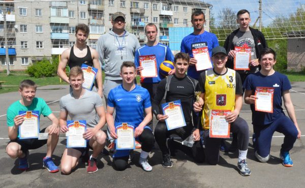 Волейбольный турнир «Кубок Победы», посвященный празднованию 74-годовщины Победы в Великой Отечественной войне, прошел в брянской Унече