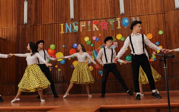 В гимназии № 2 Брянска прошел конкурс «Вдохновение – 2019»