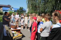 В Карачевской библиотеке имени Баранских активно работает Летний читальный зал «Книга под солнцем»