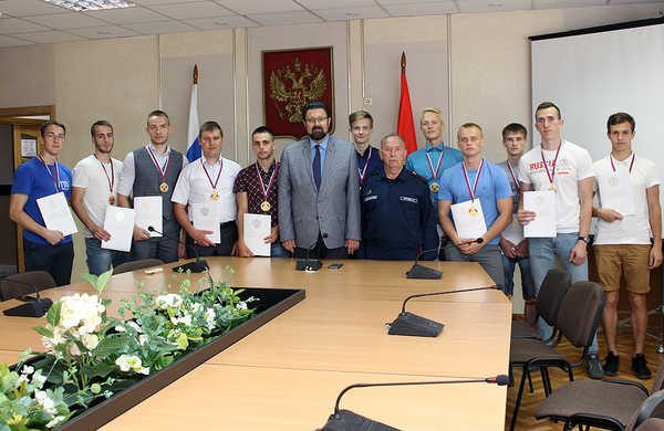 В Брянске вручили награды победителям соревнований ГТО