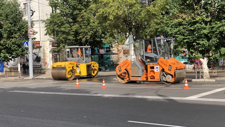 В Брянске асфальтируют улицы вблизи проспекта Ленина