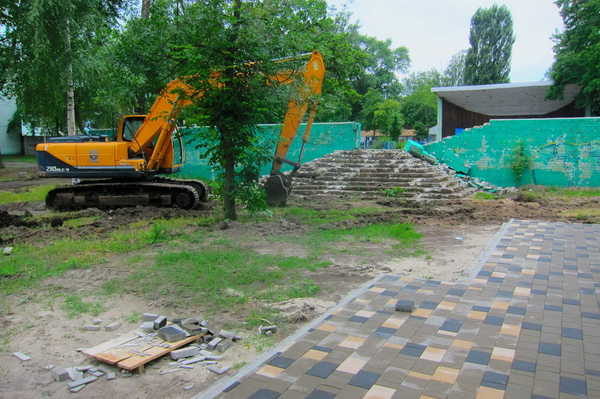 В Брянске за 170 млн рублей приступили к благоустройству Майского парка и 3 скверов