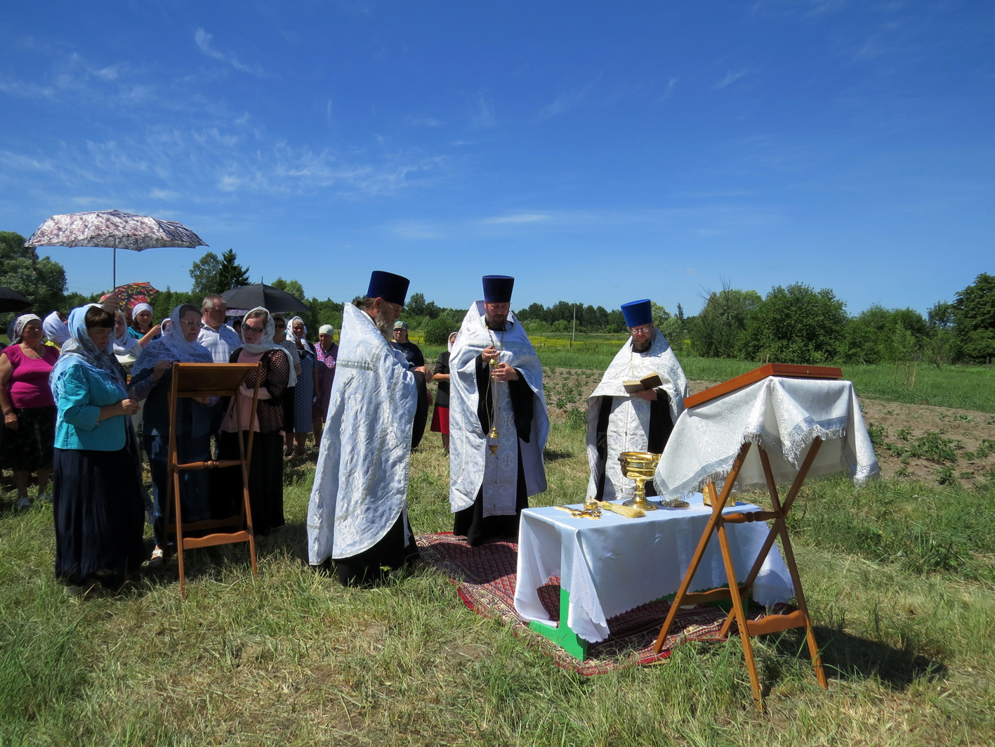 В деревне Песочня Карачевского района освятили закладной камень в основание будущего храма