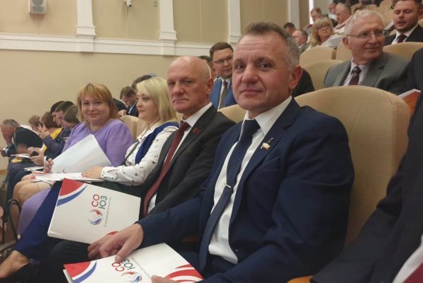 Глава Красногорского района Сергей Степаниденко и главный редактор газеты «Красногорская жизнь» Елена Севрюк участвуют в Межгосударственном форуме в Беларуси