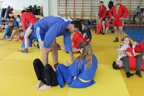 ОНФ в Брянской области провел мастер-класс по самбо для юных спортсменов